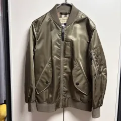 バーバリー ブルゾン カーキ 50サイズ