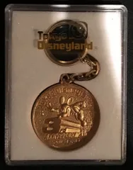 東京ディズニーランド メダルキーホルダー 3rd ANNIVERSARY