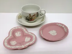 【美品】WEDGWOOD ピーターラビットティーカップ  小物入れ2個  3点セット