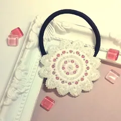 ピンク×ホワイトのビーズ刺繍ヘアゴム｜お花モチーフの大人可愛い髪飾り oh-02493