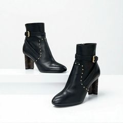 ルイヴィトン LOUIS VUITTON シルエットライン モノグラム ブーツ ショートブーツ 靴 シューズ レザー ブラック ブラウン アンクルブーツ LVロゴ ベルト スタッズ