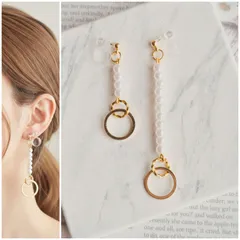 「ハンドメイド  パールとフープのアシメ樹脂ノンホールピアス ホワイト×ゴールド」 可愛い 明るい 華やか おしゃれ 上品  シンプル ナチュラル カジュアル モード デート イベント 推し活