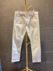 (31) 新品 UNIQLO セルビッジ スリムフィット ホワイトデニム