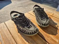 keen キーン ユニーク サンダル オリーブ カーキ 290