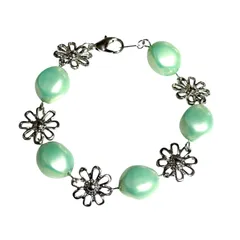 グリーンビーズとお花 ブレスレット