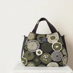 ハンドメイド　トートバッグ　バルーンバッグ　チューリップバッグ　お散歩バッグ　北欧　花柄　ちょうど良いサイズのバッグ　ショルダーにもなるよ