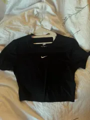 ナイキ クロップド 半袖