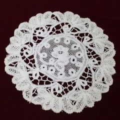 新品 ベルギーレース テーブルセンタードイリー リネン刺繍レース