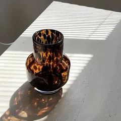 ガラス花瓶 フラワー 花 ディスプレイ ヴィンテージ風 生花 クリスタル 半透明 ブラウン 琥珀色 エレガント 個性的 オフィス 寝室