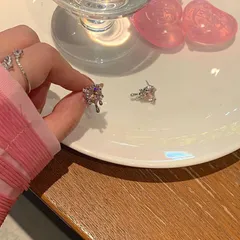 ハートモチーフ クリアストーン ライトピンク ドロップデザイン シルバー ピアス 両耳用 y2k かわいい カジュアル 甘辛コーデ キュート レディース 韓国アクセ
