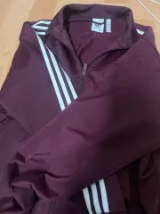アディダス バーガンディ ジャージ