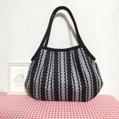 Item thumbnail for item e3002a7d-5c27-4942-8fea-7060f443eb07