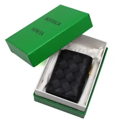 【新品同様】ボッテガヴェネタ　イントレチャート　三つ折り 財布　ブラック　レザー　コンパクト　690568 V3UH2 8425