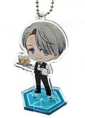 【中古】アクリルスタンド・アクリルパネル ヴィクトル・ニキフォロフ(ウェイター) 「ユーリ!!! on ICE ホテル!!! on ICE アクリルスタンドコレクション」