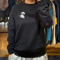 ナイキクラブロゴ ブラック スウェット