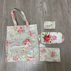 【223532】Cath Kidston キャス キッドソン  ナイロン　トート　ポーチ　3点セット　小物入れ付き　花柄 マルチカラー