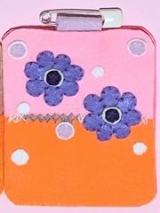 名札 フェルト ハンドメイド イニシャル - メルカリ