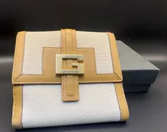GUCCI 二つ折り財布　キャンバスレザー　箱付き