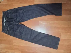 ユニクロ ダークブルー 32 デニム (レギュラーフィット) 出品