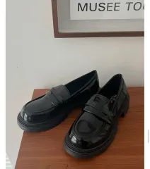 ブラックエナメル厚底ローファー