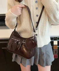 【日本倉庫即納】 レトロショルダーバッグ ハートチャーム付