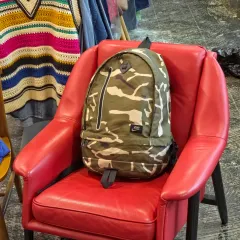 ナイキ ミリタリー カモ バックパック