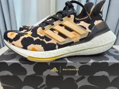 アディダス ウルトラブースト マリメッコ コラボ スニーカー (250)