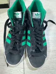 アディダス スニーカー