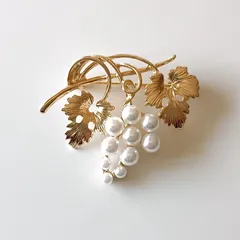 パールの葡萄ブローチ　ゴールドカラー　秋ぶどう葉パール実ボタニカル金色ワイン