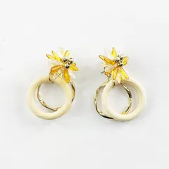 フラワー＆リングモチーフピアス ポスト キャッチ部ステンレス  耳元を華やかに イエロー系
