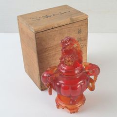 赤色 彫刻 香炉 置物 木製台座付き 赤色 彫刻 香炉 置物 木製台座付き - メルカリ