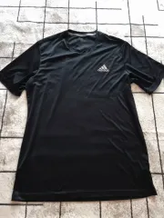 アディダス ブラック 半袖 ランニング 機能性 サイズ L