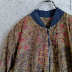 【USED】US 古着 レトロ総柄ブルゾン ジップアップ ジャケット ブラウン系 ヴィンテージ風 古着 ユニセックス ブルゾン 総柄 レトロ ヴィンテージ風 個性派 幾何学柄 レオパード風 アウター 羽織 メンズ レディース US古着 肩パット