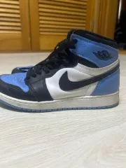 ジョーダン 1 レトロ ハイ OG ユニバーシティ ブルー