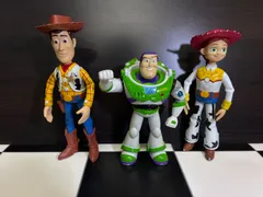トイストーリー　ウッディー・バズライトイヤー・ジェシーの3点セット