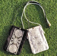 インド刺繍リボンのスマホショルダーポーチ