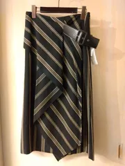 M24　アドーア　ADORE【未使用品】デザインスカート　タイトスカート　ストライプ柄　ベルト飾り　きれいめ　コンサバ　エレガント　おしゃれ♪