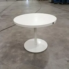 オカムラ 丸テーブル MB521A-4160 ホワイト カフェテーブル ダイニングテーブル 円形 丸 丸型 円形テーブル 丸テーブル カフェ 北欧 モダン