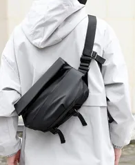 ＵＳ．ハーフムーン防水 バッグ 新品 A103N=のサムネイル
