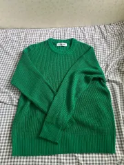 緑色のニット
