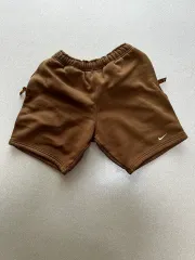 ナイキ NRG ソロ スウッシュ フリース ショーツ