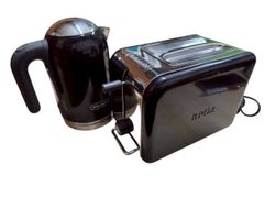 DeLonghi kMix電気式コードレスケトル レッド1.0L 識別番号T - メルカリ