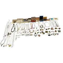 ★ 昭和・平成レトロ アクセサリー 80点 まとめ商品 ネックレス ブローチ リング ピアス ネクタイピン など 留め具シルバー含む 現状品