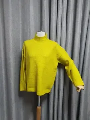 モックネック 黄色 ニット