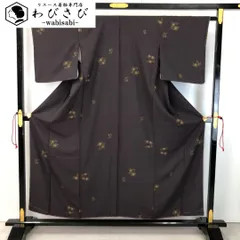 小紋 花柄模様 飛び柄 藤煤竹色 縮緬 しつけ糸 K-5287