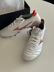 (新品) mizuno ミズノ モレリア NEO₂ リア４ ベータ ジャパン MD サッカーシューズ 275