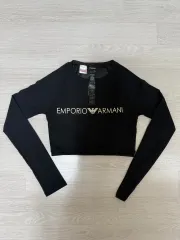 エンポリオアルマーニ 長袖 クロップドTシャツ