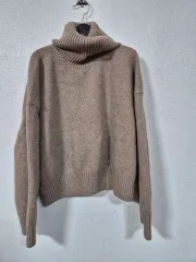 H&M タートルネック ニット Tシャツ Free!