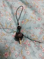 最後の新品シルバーオブシディアン（銀曜石）原石スマートフォンストラップ