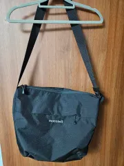 モンベル ベルニナ ショルダーバッグ M サイドポケット ワンタッチ ストラップ シンプル メッセンジャーバッグ